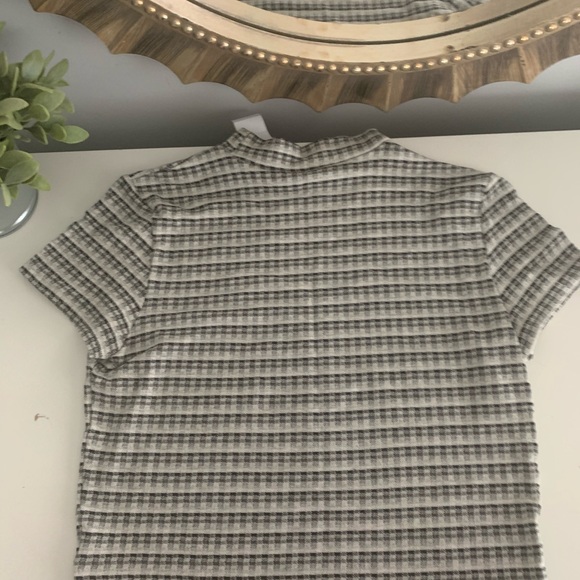 NWT AE Plaid Mock Neck Baby T-shirt - Picture 2 of 3